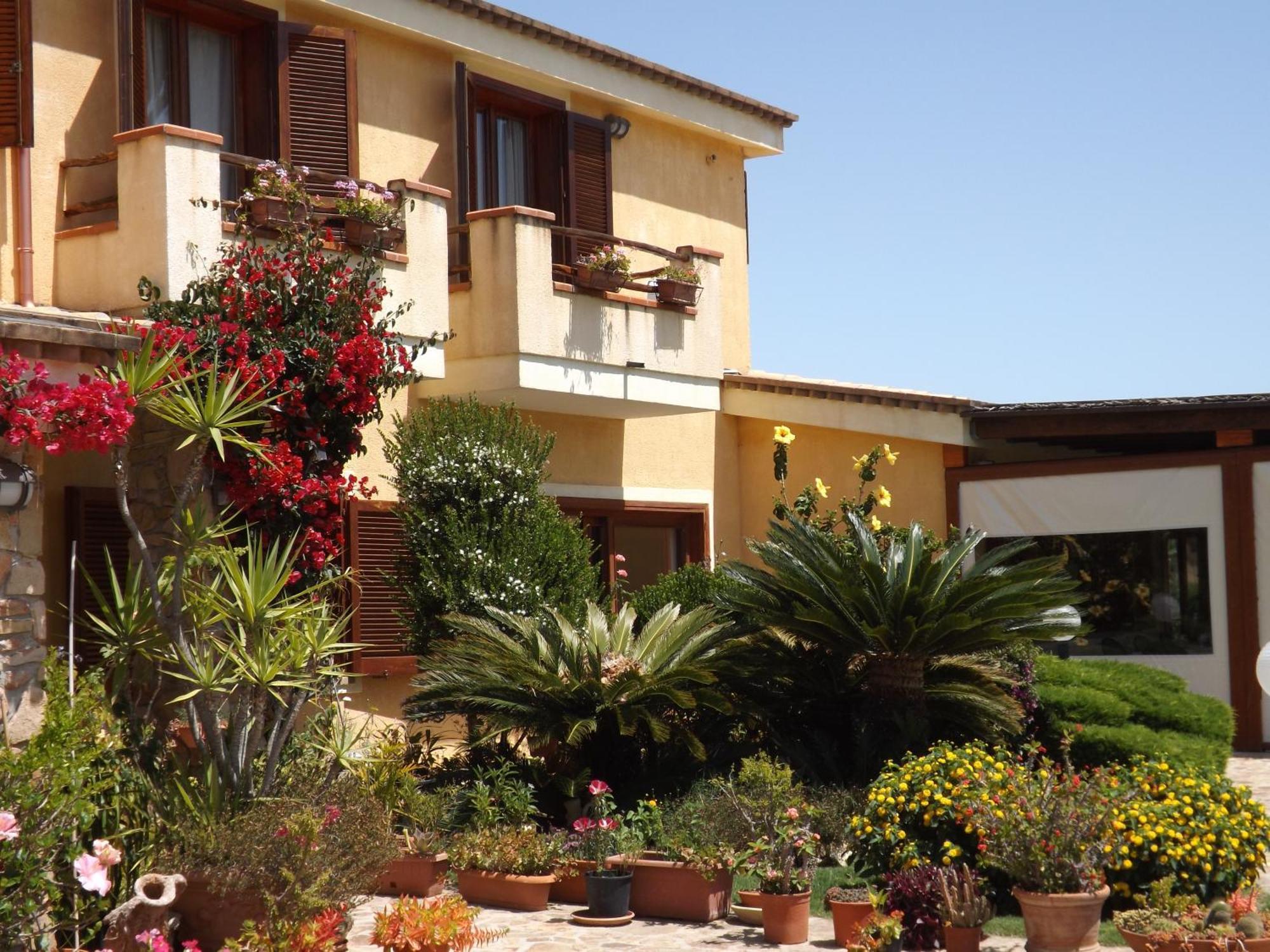 Le Anfore Hotel Villasimius Exterior photo