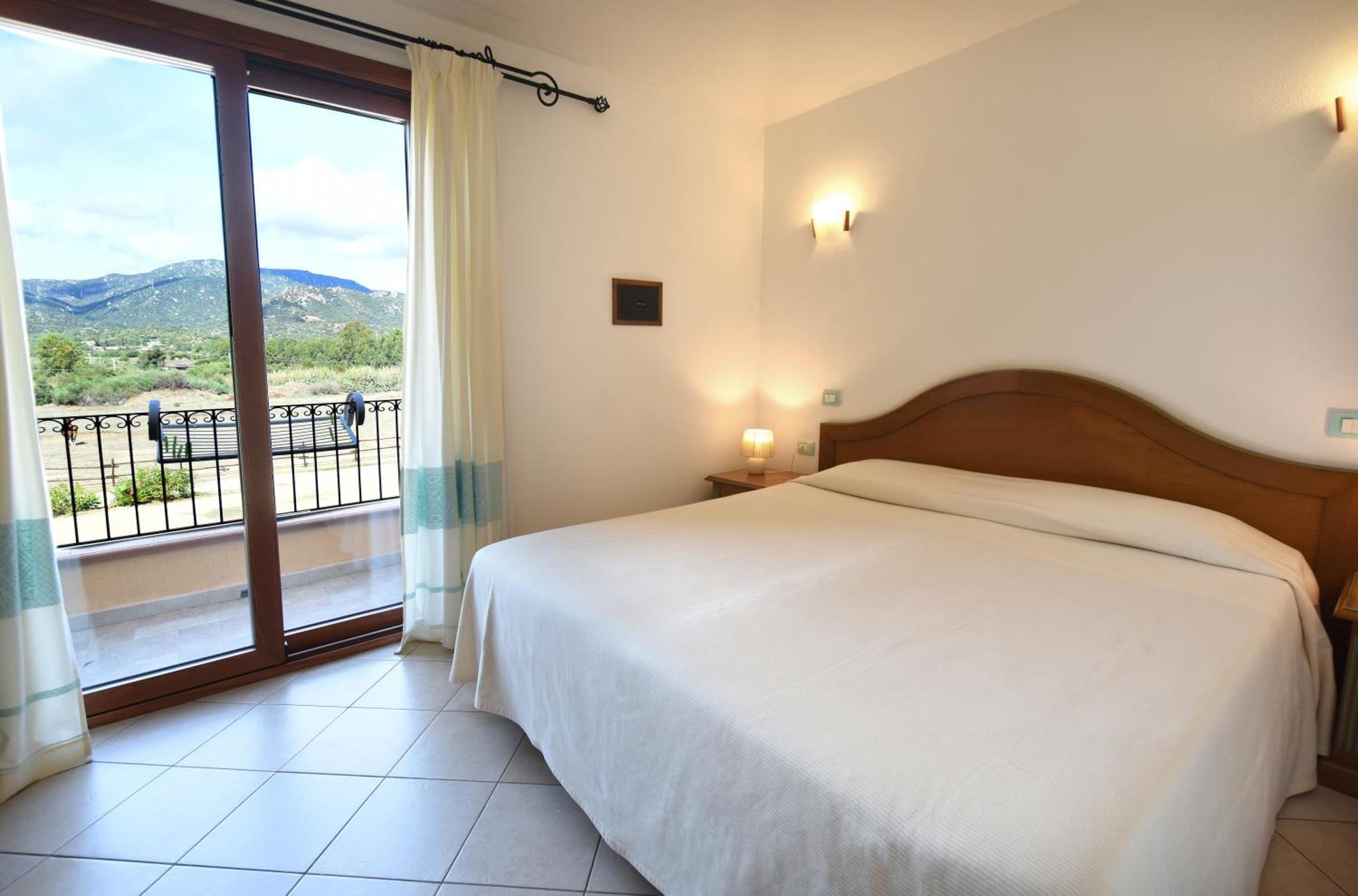 Le Anfore Hotel Villasimius Exterior photo