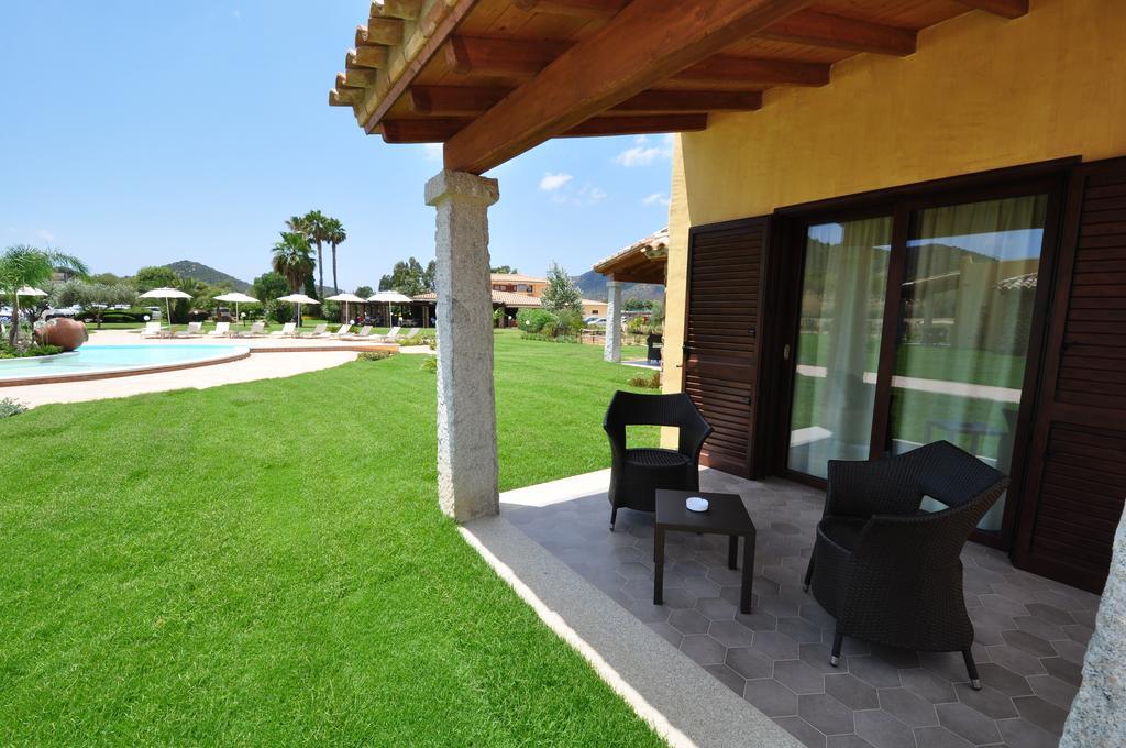Le Anfore Hotel Villasimius Exterior photo