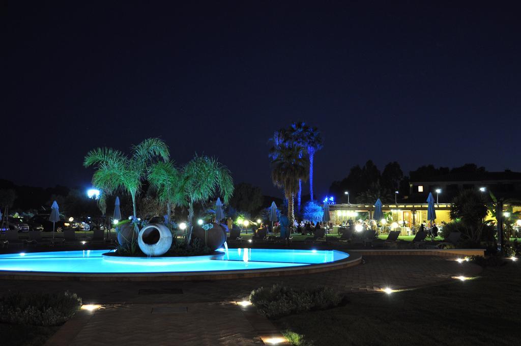 Le Anfore Hotel Villasimius Exterior photo