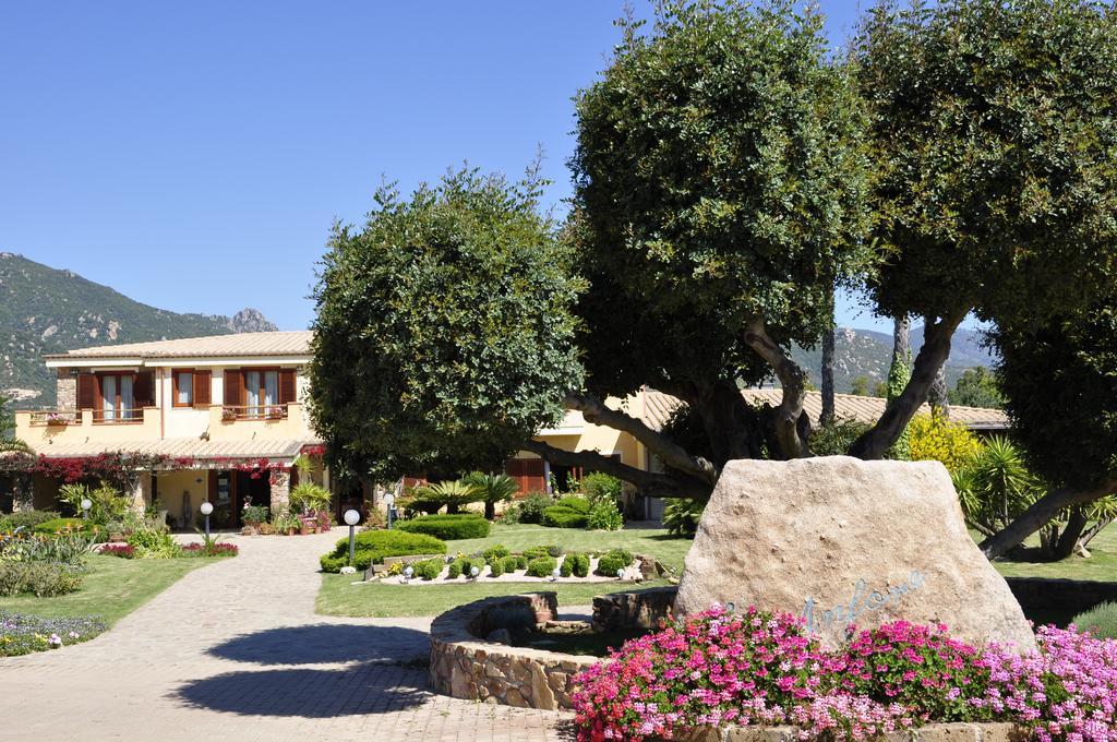 Le Anfore Hotel Villasimius Exterior photo
