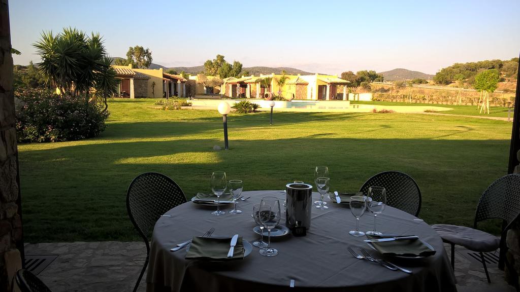 Le Anfore Hotel Villasimius Exterior photo
